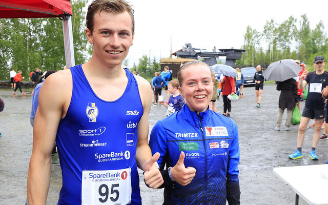 Vinnerne, Leif Christian Tallaksen fra Lillehamm IF og Karoline Erdal fra Førde IL / Team Fosen Yard. i målområdet ved Kanten kro.