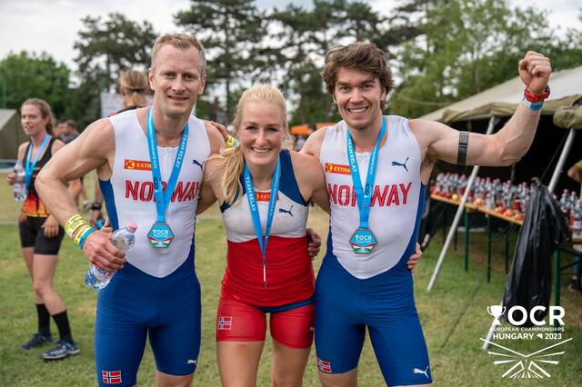 Det norske mixlaget som tok en bronsemedalje i EM: Jørgen Otto Tresselt, Anette Jokstad og Kristoffer Adolfsen. (Alle foto: #OCREC23)