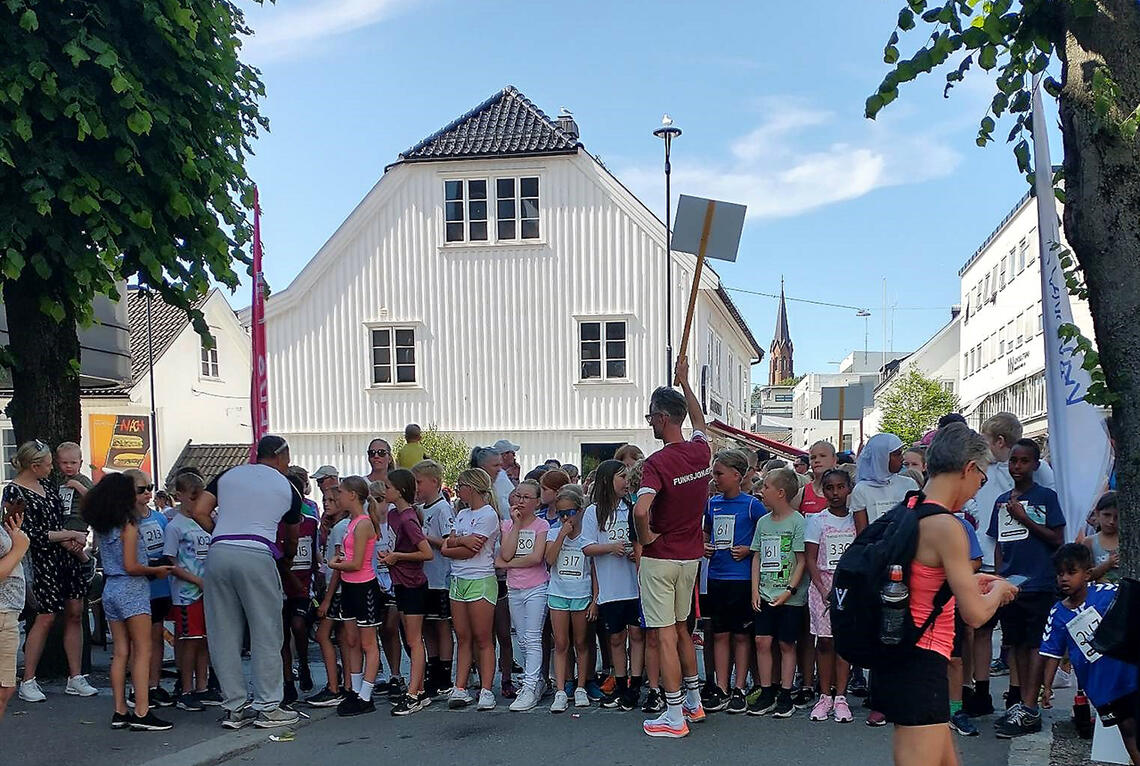 Barneløpet åpnet løpsfesten under Kristinaløpet i Tønsberg lørdag ettermiddag. (Foto: Roger Christiansen).