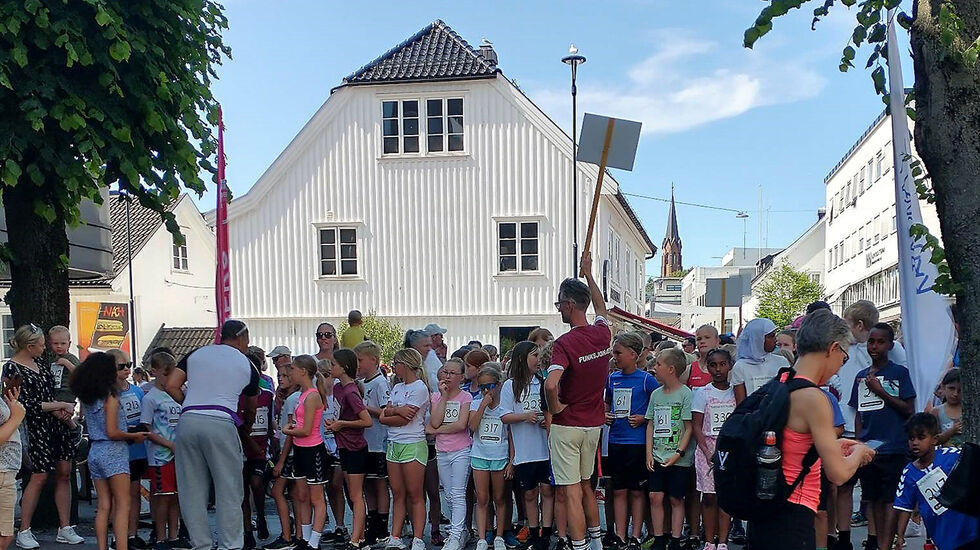 Barneløpet åpnet løpsfesten under Kristinaløpet i Tønsberg lørdag ettermiddag. (Foto: Roger Christiansen).