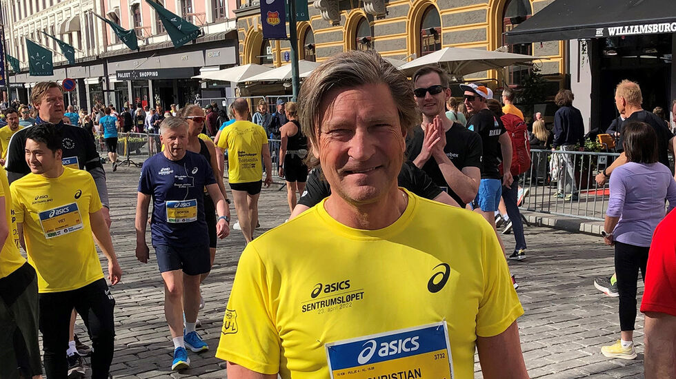 Christian Tybring-Gjedde som snart fyller 60, løp årets Sentrumsløp på 55.42. På bildet ser vi han klar for fjorårets Sentrumsløp. (Foto: privat)