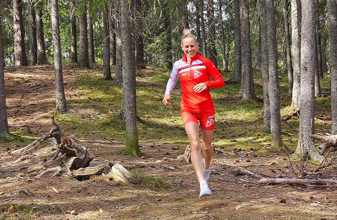 Treningstur: Kristin Waaktaar Opland har hatt en flott sesong så langt med blant annet med sølv i NM halvmaraton. (Foto: privat)