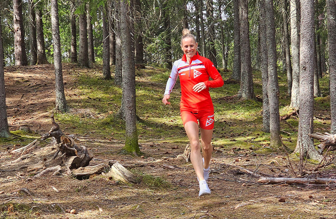 Treningstur: Kristin Waaktaar Opland har hatt en flott sesong så langt med blant annet med sølv i NM halvmaraton. (Foto: privat) 