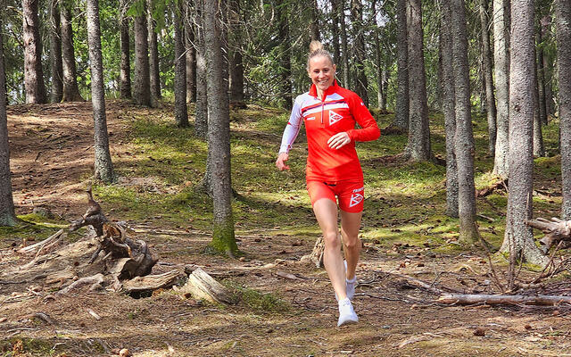 Treningstur: Kristin Waaktaar Opland har hatt en flott sesong så langt med blant annet med sølv i NM halvmaraton. (Foto: privat)