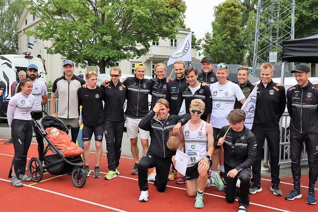Svorkmo/NOI herrelag forsvarte seieren etter 18 timer 39 minutter og 53 sekunders løping fra Østersund til Trondheim. (Foto: T-E Nilsson)