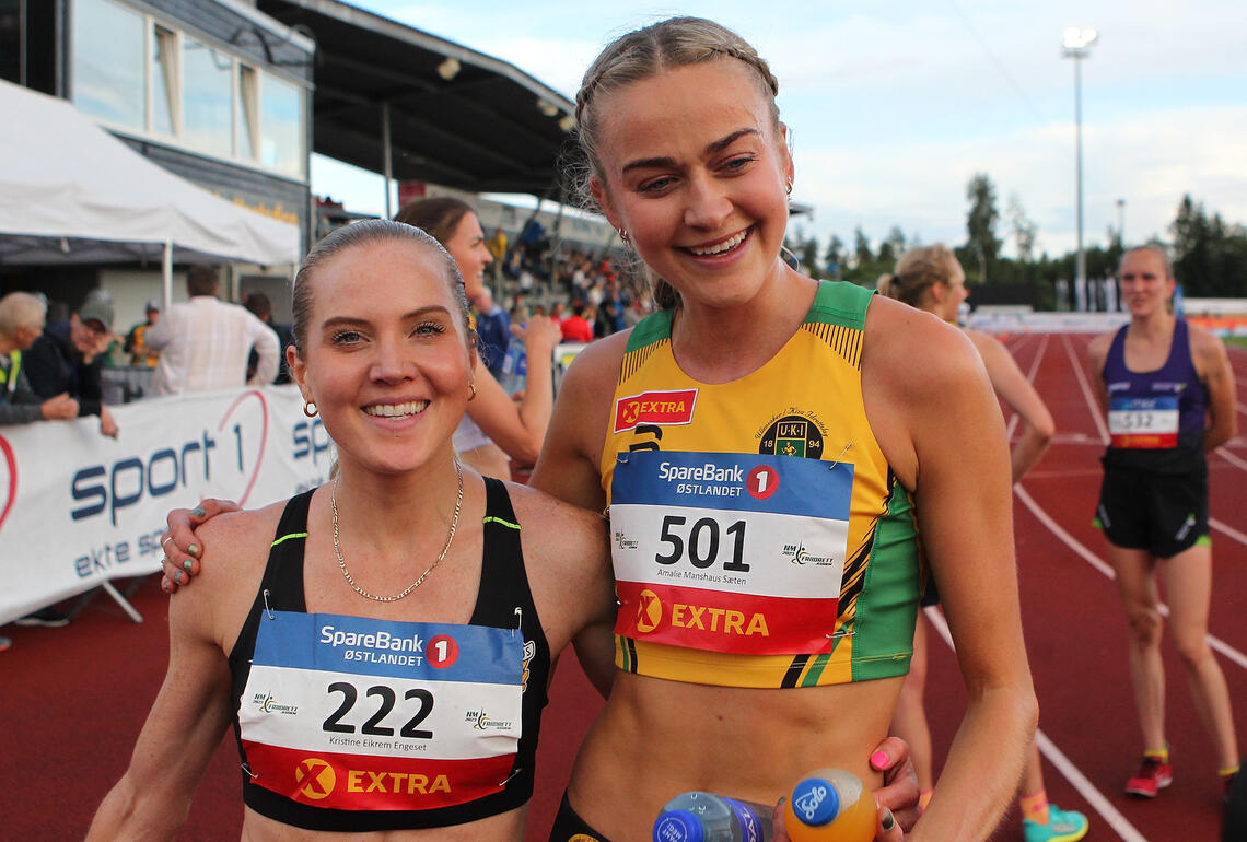 De kvinnelige hovedrolleinnehaverne i årets NM-finale på 5000 meter - Kristine Eikrem Engeset (til venstre) og Amalie Sæten. (Foto: Kjell Vigestad) De kvinnelige hovedrolleinnehaverne i årets NM-finale på 5000 meter - Kristine Eikrem Engeset (til venstre) og Amalie Sæten. (Foto: Kjell Vigestad)