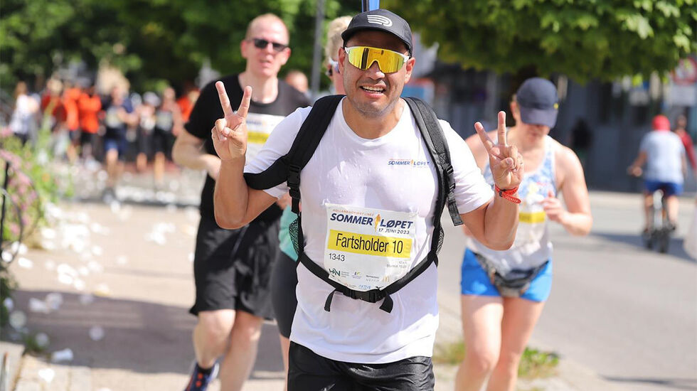 Carl Bugge fikk løpe som fartsholder på 10 km under årets Sommerløpet i Kristiansand. (Foto: Sommerløpet)