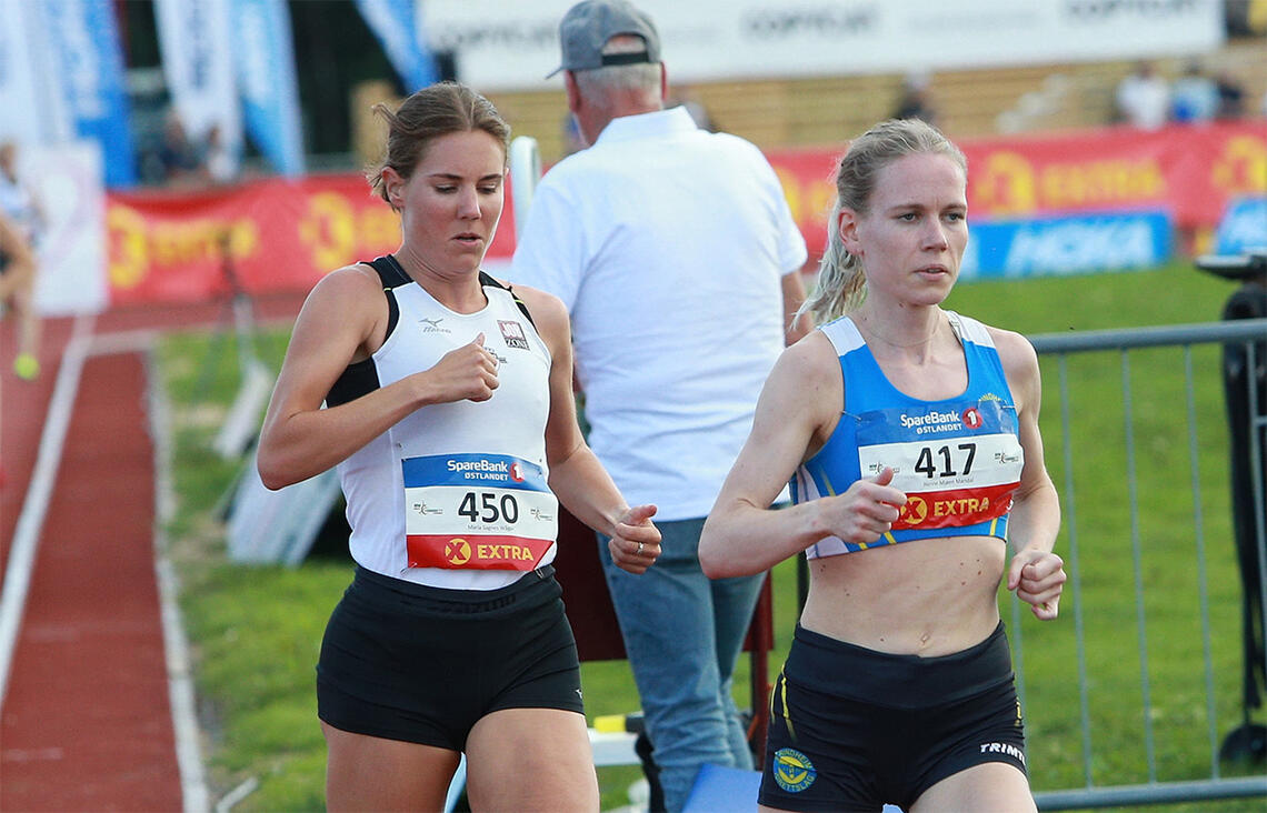 Maria Sagnes Wågan (til venstre) og Hanne Mjøen Maridal har begge klart kravet på 1.13.30 på halvmaraton. (Foto: Kjell Vigestad)