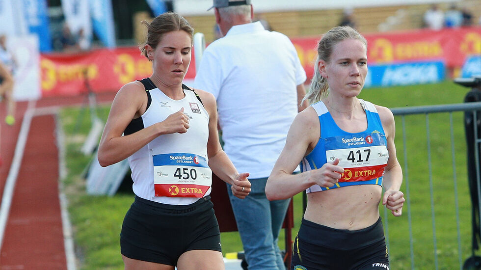 Maria Sagnes Wågan (til venstre) og Hanne Mjøen Maridal har begge klart kravet på 1.13.30 på halvmaraton. (Foto: Kjell Vigestad) 