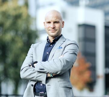 Vi ser også et paradoks i at unge ønsker hjemmekontor, men også er mer opptatt av det sosiale. Når de søker dette på kontoret, kan de også oppleve at de ikke får det de trenger, fordi mange er på hjemmekontor.