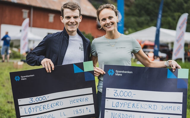 Både herrevinner Jonas Hesthaug og damevinner Henriette Lund satte løyperekorder i Norddal Skyrace. (Alle foto: Hyke Studio)