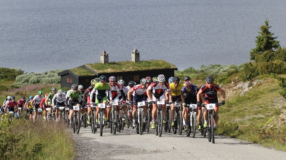 Teten i Reinabakken i et av de største utgavene  av Sjusjørittet i 2015. (Foto: Rolf Bakken)