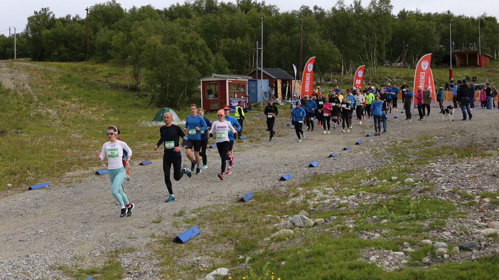 Start første runde i Arctic Backyard Kirkenes. (Foto: Eirin Bugge)