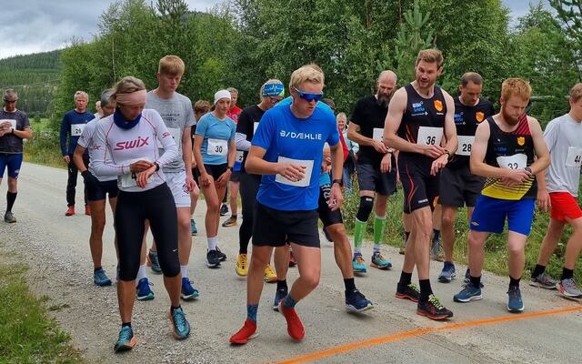 Fra starten for konkurranseklassen ved Grimshallen i 2022-utgaven (Foto: Folldal IF)