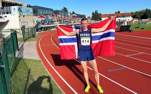 Magnus Øyen kunne paradere med det norske flagget i Maribor i Slovenia fredag. (Foto fra Norsk mellom- og langdistanse sin facebookside)