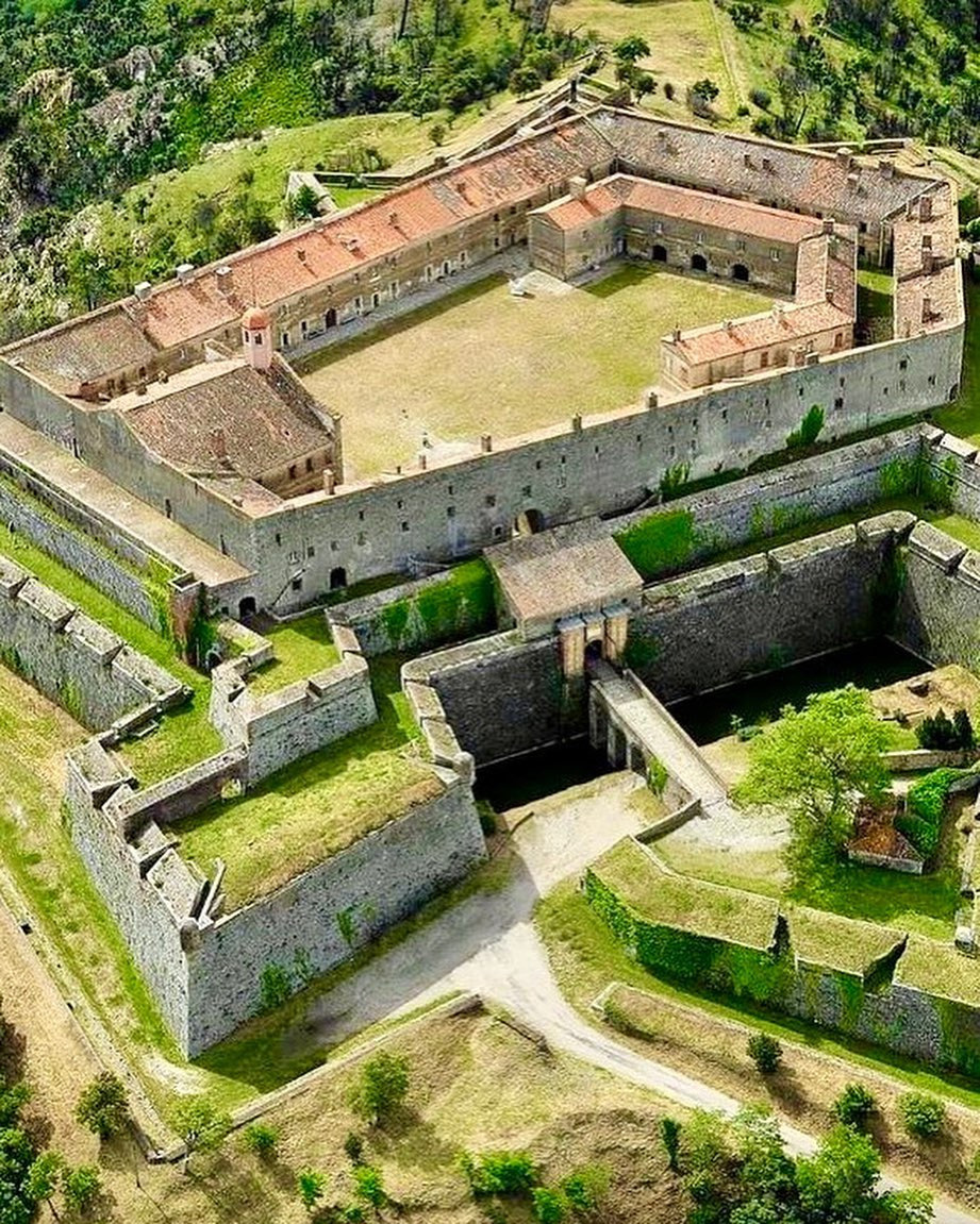 Fort-de-Bellegarde.jpg