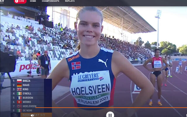 Malin Hoelsveen er klar for sitt kvalifiseringsheat på 800 meter i U20-EM. (Foto: skjermprint AllAthletics)