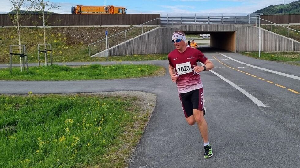 Henning Mortensen i aksjon i Mjøsparkløpet i Brumunddal før sommerferien. (Foto: Thomas Pedersen)