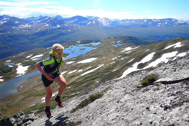 Kårvatn Skyrace blir et løp blant mange høye og spisse fjell.