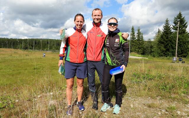 Sofie Johansson (til v.) Ove Haugereid og Evine Westli Andersen vant Myrtrampen 2023, (Foto: Stein Arne Negård)
