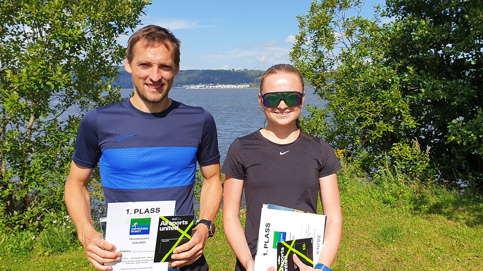 Robert Bergstå og Tuva Meinke Kylland kunne glede seg over både seier og fine premier i Kniveåsen Rundt. (Foto: Runar Gilberg) 