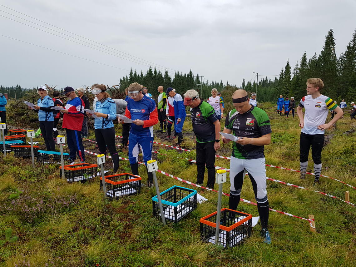 Bedrifts-o-løpere klare til å starte høstsesongen. (Foto: Stein Arne Negård)