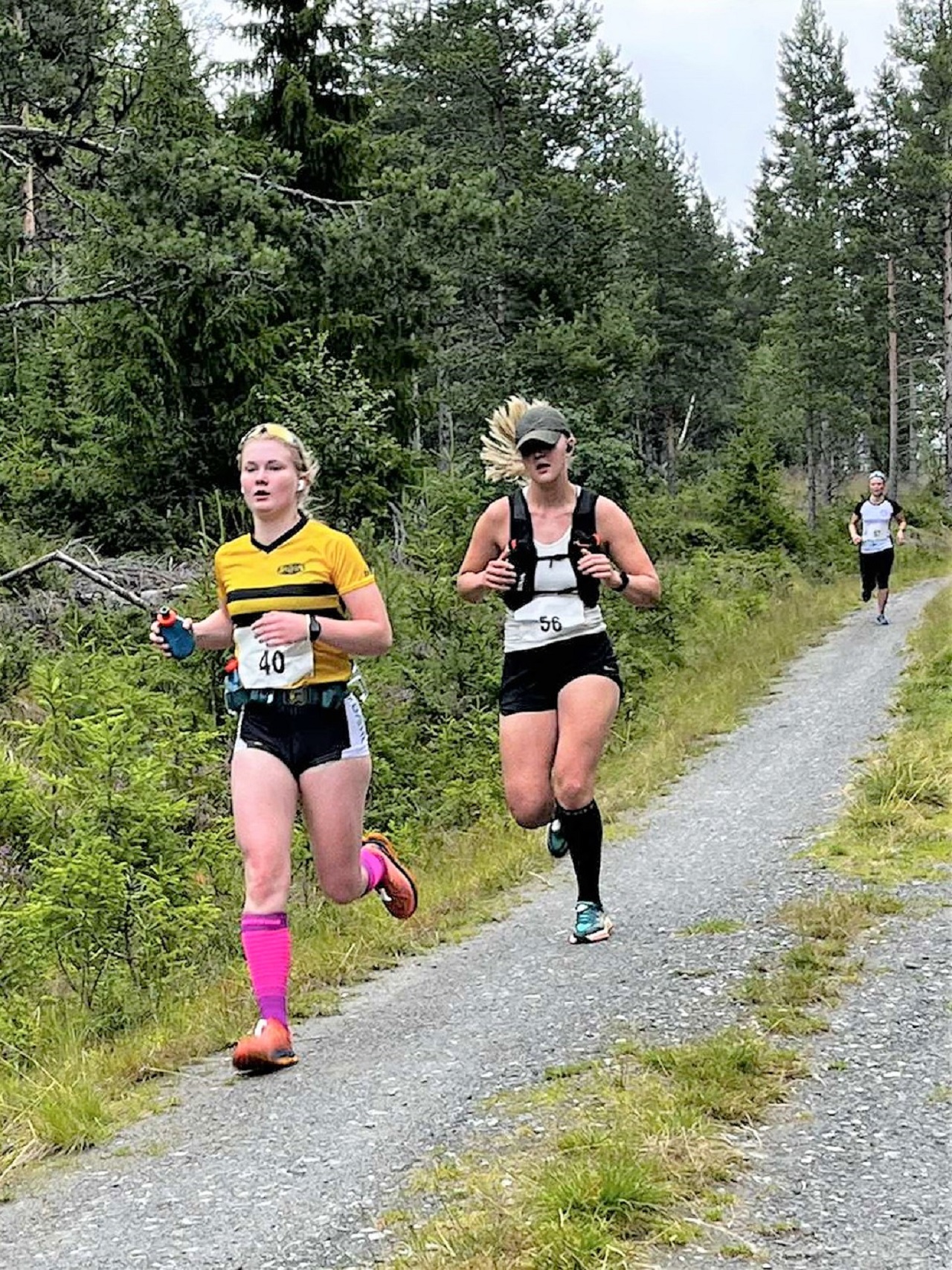 Ellen Pernille Olsen og Tuva Byberg 22 km.jpg