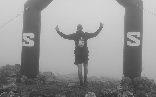 Det var tett tåke og regn som møtte deltagerne i Jotunheimen Trail Run. (Foto: Haakon Lundkvist)