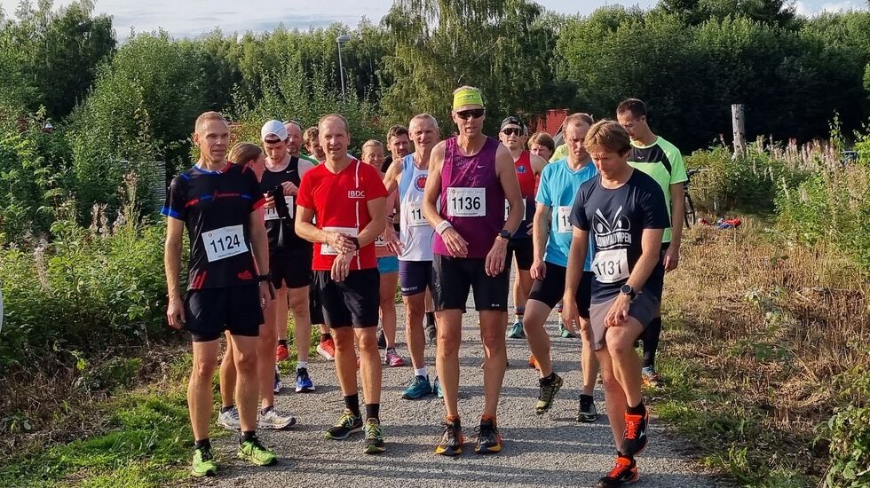 Startklare løpere til Hobergløpet, et nytt løp i Hamarkarusellen. (Foto: Thomas Pedersen)