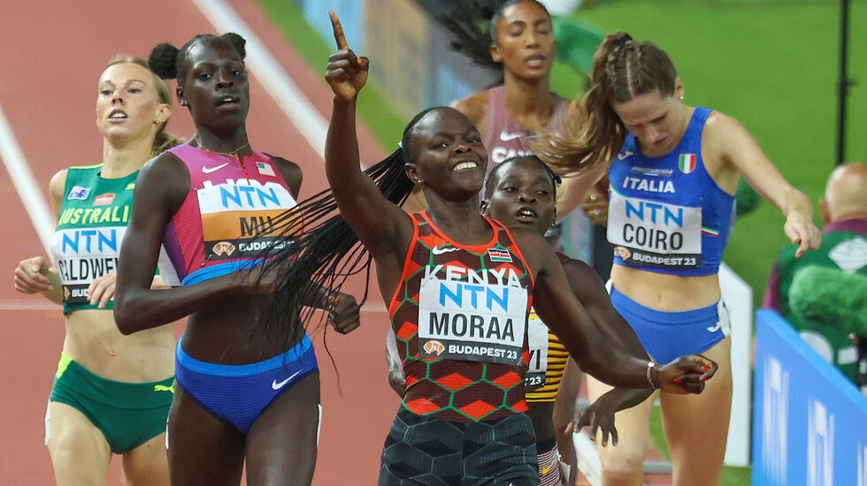 Mary Moraa jubler for heatseieren, men den som imponerte aller mest var Athing Mu som tok seg til finalen til tross for et nestenfall. (Alle foto: Arne Dag Myking)