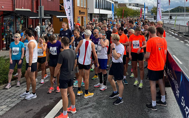 Spent før start i Mandal maraton 2023. (Foto: Mandal Maraton)