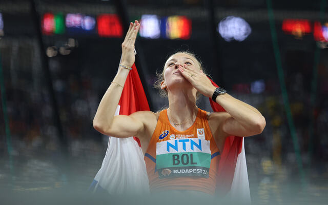 Femke Bol takket publikum med slengkyss etter sin seier på 400 meter hekk. (Alle foto: Arne Dag Myking)