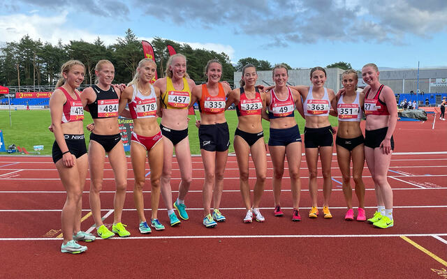 Hele feltet fra kvinnenes U23 etter løp. (Foto: Thomas Patey)