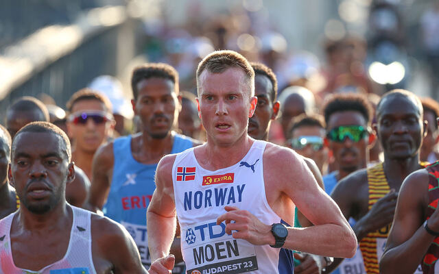 Sondre Nordstad Moen er påmeldt 10 km i Norgesløpet. Her fra hans deltakelse på maraton i årets VM. (Foto: Arne Dag Myking)