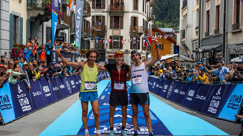 Stian Angermund gikk til topps i OCC-løpet under UTMB for andre gang. Denne gangen på rekordtid! (Foto: © UTMB®)