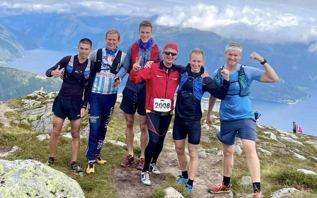 Her ser vi Christian Prestegård som poserer sammen med landets sterkeste motbakkeløpere. (Alle foto: Christian Prestegård)