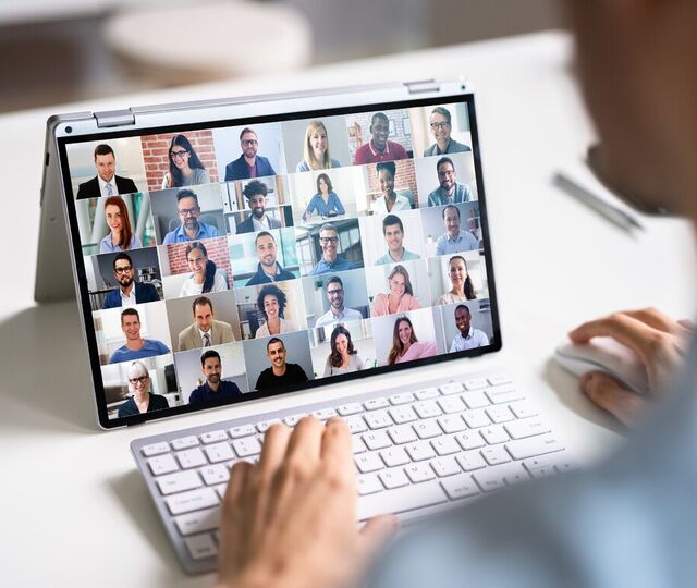 Slik lykkes du med hybrid ledelse