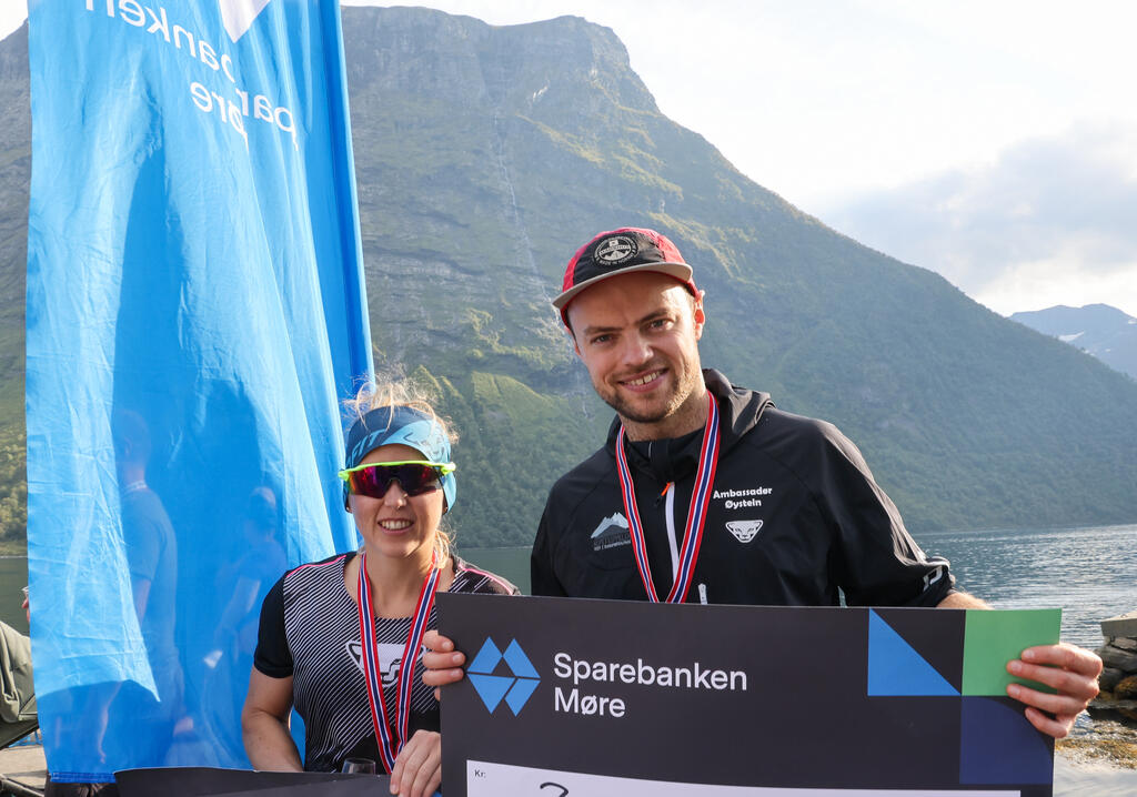 Øystein Ulekleiv og Monica Iren Solvang vant Alpetrippelen. Foto: Martin Hauge-Nilsen