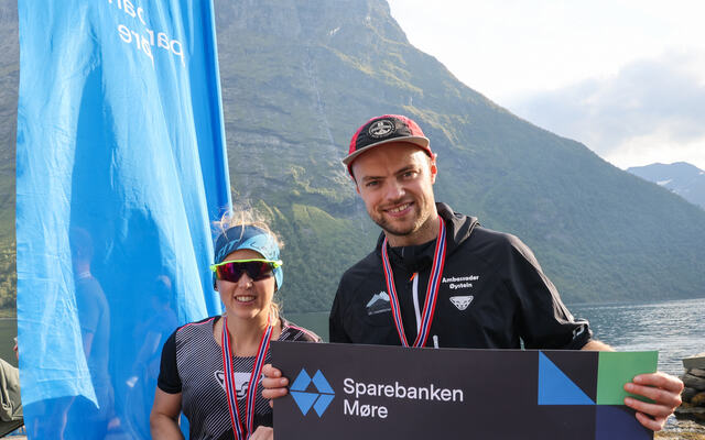 Øystein Ulekleiv og Monica Iren Solvang vant Alpetrippelen. Foto: Martin Hauge-Nilsen