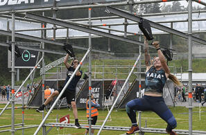 Lørdag ble den 9. utgaven av hinderløpet Toughest arrangert i Holmenkollen. (Foto: Berit Eide)