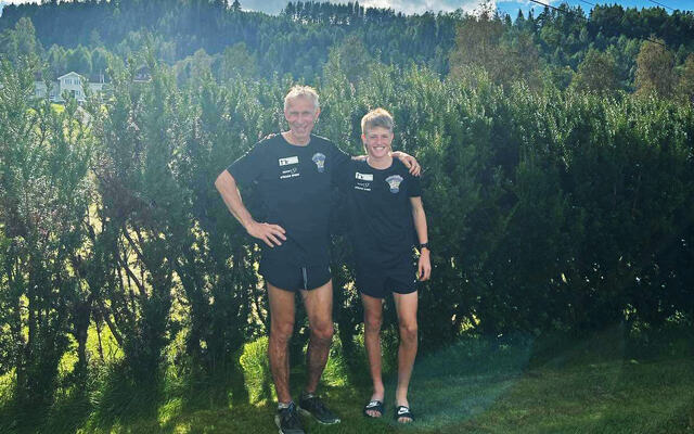 Kristen Aaby (til venstre) vant Seterløpet foran Amund Bjerregård. Det er 49 års aldersforskjell mellom dem. (Foto: privat)