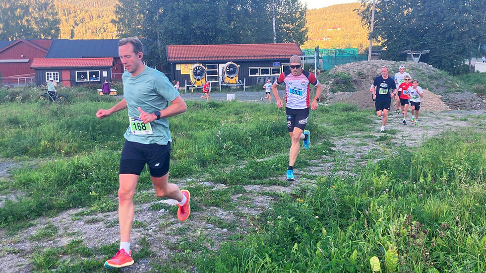 Årets utgave av Lommedalen Opp arrangeres til onsdag. Her fra fjorårets løp. (Foto: arrangøren)