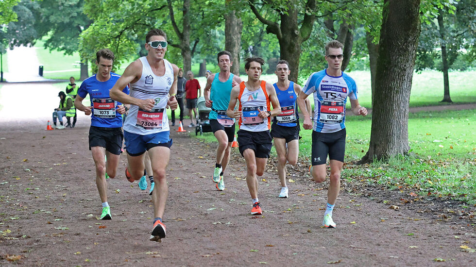 Sebastian Conrad Håkansson tok mye av drajobben i gruppa han løp mye med på maratondistansen. (Foto: Tom-Arild Hansen)