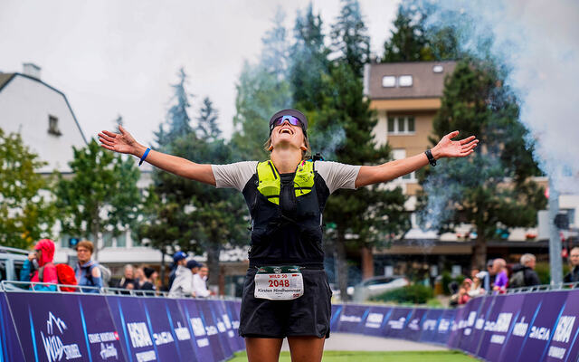 Kirsten Hindhammer Amundsgård jubler for andreplassen i UTMB Wild Strubel i Sveits. (Foto: @wildstrubelbyutmb, @agencezoom)
