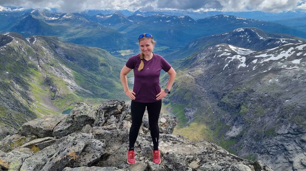 Isabel Aarnes på Hornindalsrokken dagen etter Hornindalsvatnet maraton sist sommer.