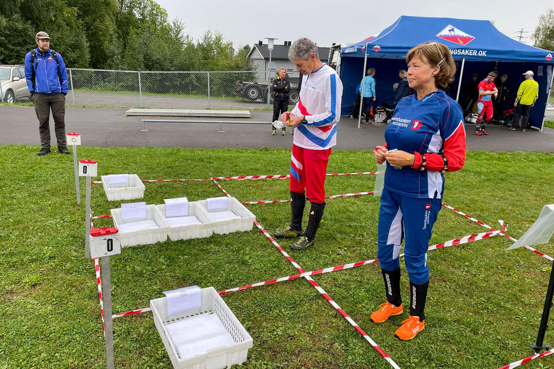 Stig Haug og Grete Storsveen er klare til start på mellomdistansen om lørdagen. (Alle foto: Arne Dag Myking)