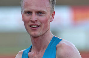 Narve Gilje Nordås bekrefter solid november-form. Lørdag satte han ny bestenotering på 5 kilometer gateløp i Frankrike. (Foto: Arne-Dag Myking).