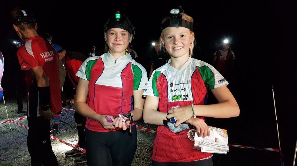 Maren og Mari fra Vang OL er spente før start. (Foto: Stein Arne Negård)