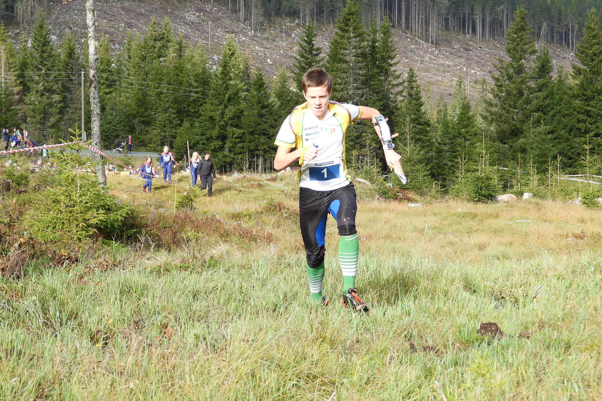 Aksel Tonjer Fingarsen Elverum OK vant H13-14.jpg