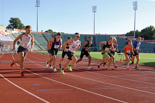 Kvalheimmila 2023 - starten går på siste 10000 meter. (Foto: Tom-Arild Hansen)